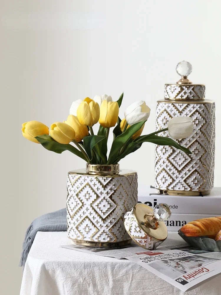 Jarrón decorativo DecorBites™ con relieve dorado geométrico - Jarrón de cristal de cerámica