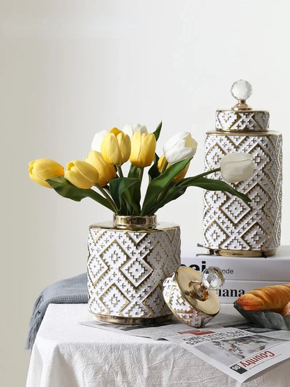 Jarrón decorativo DecorBites™ con relieve dorado geométrico - Jarrón de cristal de cerámica