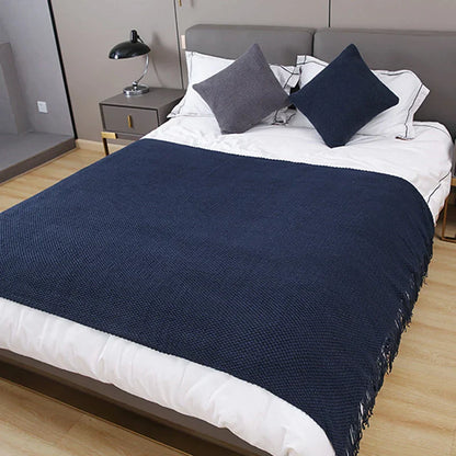 Manta de sofá DecorBites™ de punto acogedora con borlas: decoración y envoltura versátil para el hogar.