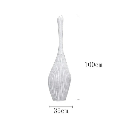 Lámpara de pie de bambú DecorBites™: Una lámpara de ratán única para la sala de estar, el dormitorio o la decoración de una casa de té.