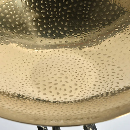 Bandeja frutera DecorBites™ de metal dorado para una decoración moderna y lujosa del hogar.