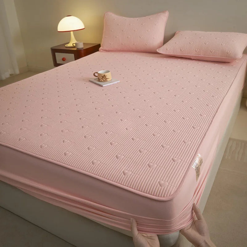 Sábana ajustable individual DecorBites™ con estampado de amor, de algodón: antideslizante, antipolvo y de lujo.