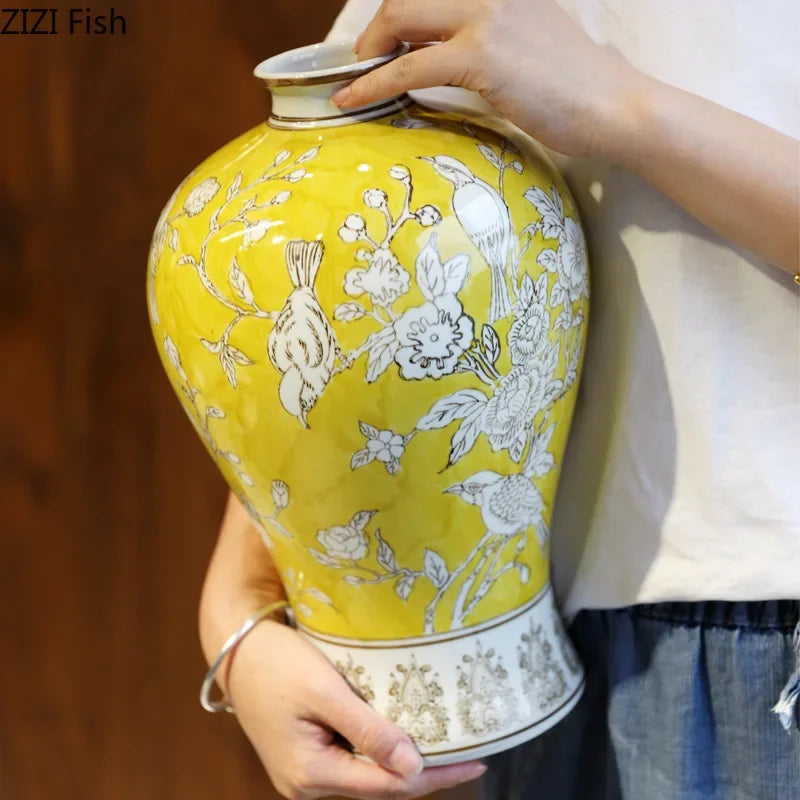 مزهرية خزفية زرقاء وبيضاء من DecorBites™ لتنسيق الزهور الكلاسيكي وإضفاء لمسة جمالية على الغرفة