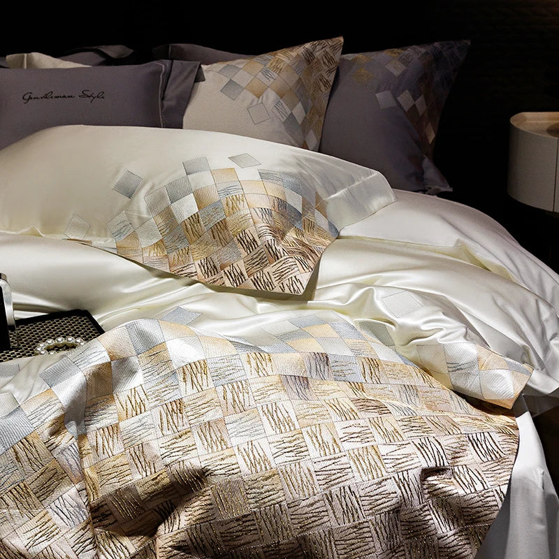 طقم مفروشات سرير فاخرة مطرزة من ديكوربايتس™، مكون من 4 قطع، باللون الأبيض اللؤلؤي/الرمادي، من قماش الساتان والقطن المزخرف