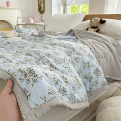 DecorBites™ Cartoon Bear Printed Summer Quilt Lightweight Soft Cooling Blanket