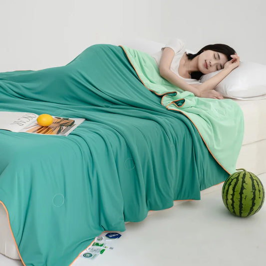 لحاف صيفي من الألياف الباردة من DecorBites™: بطانية خفيفة ناعمة وجيدة التهوية وقابلة للغسل في الغسالة