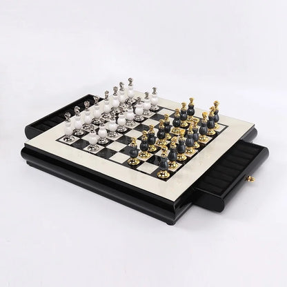 DecorBites™ Handmade Wooden Chess Set with Zinc Alloy King & Queen - Plaid Design