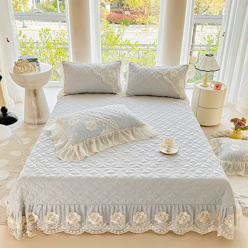 Decobites Pink Cotton Quilted Bedspread Set with Lace Edge and Pillowcases