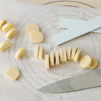 DecorBites™ Biscuit Cake Rolling Mold with Graduated Scale Ruler for Pastry Decor, 8Pcs