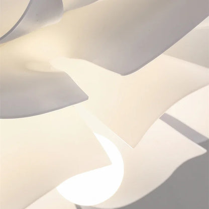 ثريا DecorBites™ المصنوعة من الأكريليك على شكل زهرة: تصميم نورديك مع إضاءة LED لديكور أنيق