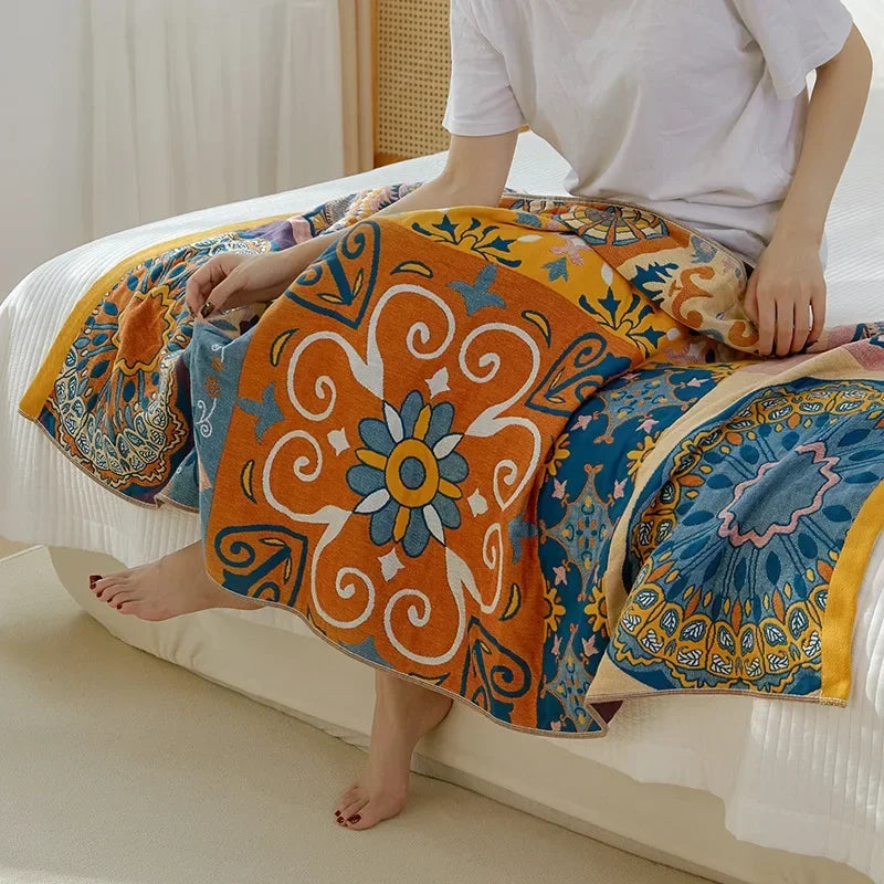 Toalla de baño DecorBites™ de gasa de algodón: suave y absorbente, estilo étnico.