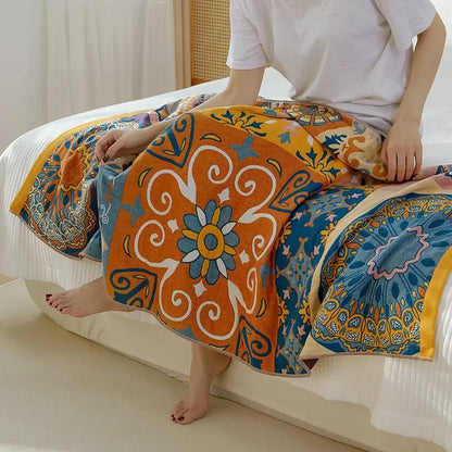 Toalla de baño DecorBites™ de gasa de algodón: suave y absorbente, estilo étnico.