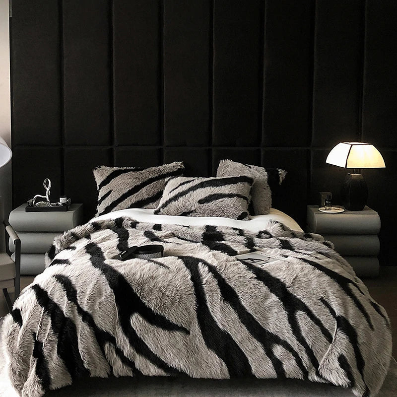 Decobites Zebra Print Faux Fur Blanket - Luxurious Bed Linen, Fox Fur Throw, Sofa Plaid