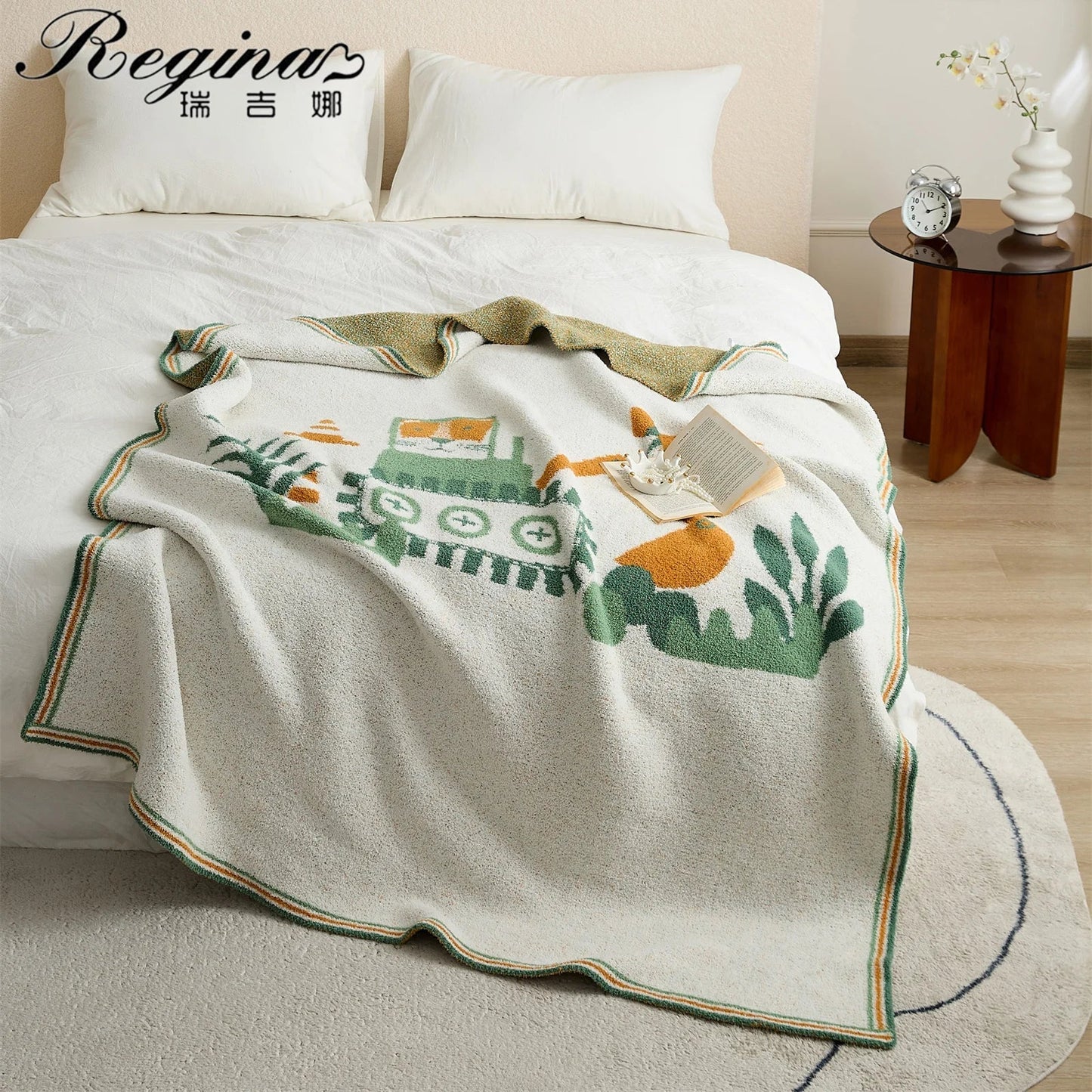DecorBites™ Kawaii Bee Pattern Cozy Blanket - Super Soft White Spot Edge Design