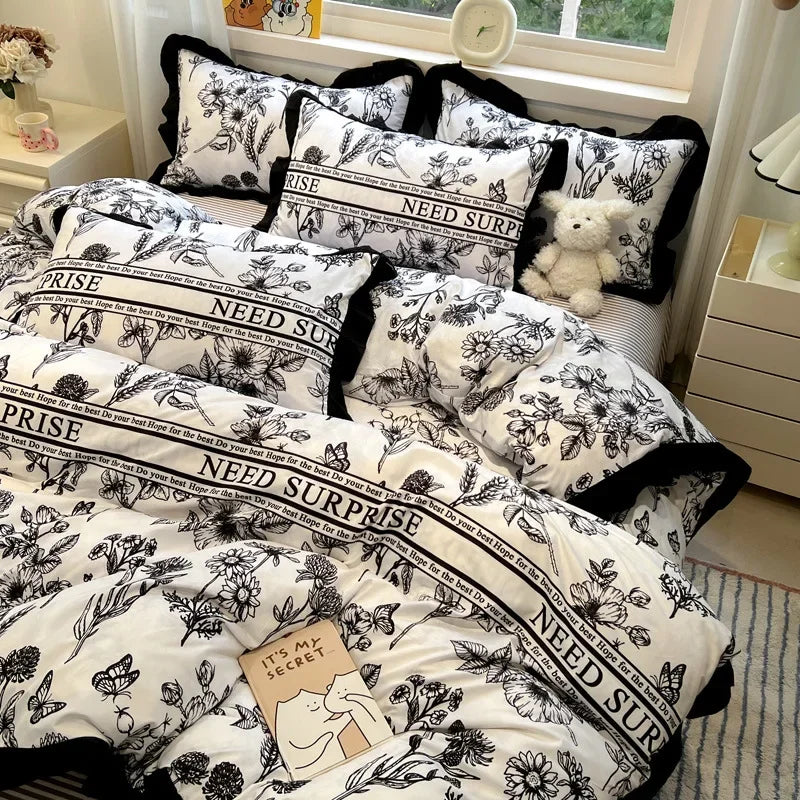 طقم أغطية سرير مطبوعة باللونين الأسود والأبيض من DecorBites™ - أغطية سرير مريحة ولطيفة على البشرة