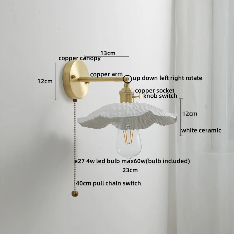 Aplique de pared LED DecorBites™ de cerámica y cobre con interruptor de cadena para una decoración nórdica moderna.