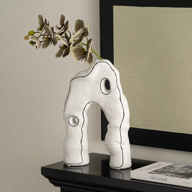 مزهرية سيراميك هندسية من DecorBites™ - زخارف تجريدية، ديكور منزلي