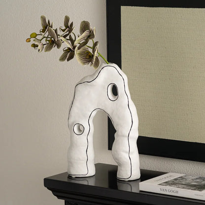 مزهرية سيراميك هندسية من DecorBites™ - زخارف تجريدية، ديكور منزلي