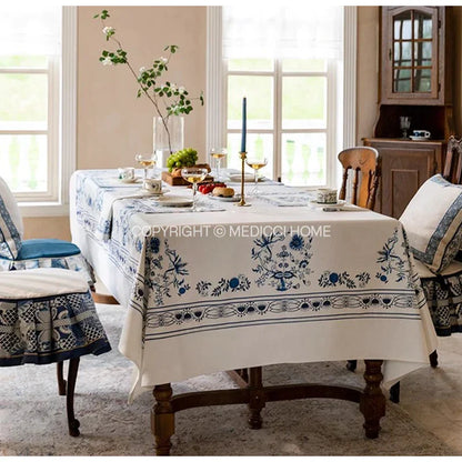 غطاء مفرش طاولة DecorBites™ بطبعة البصل الأزرق: ديكور فاخر لحفلات الطعام الريفية الفرنسية