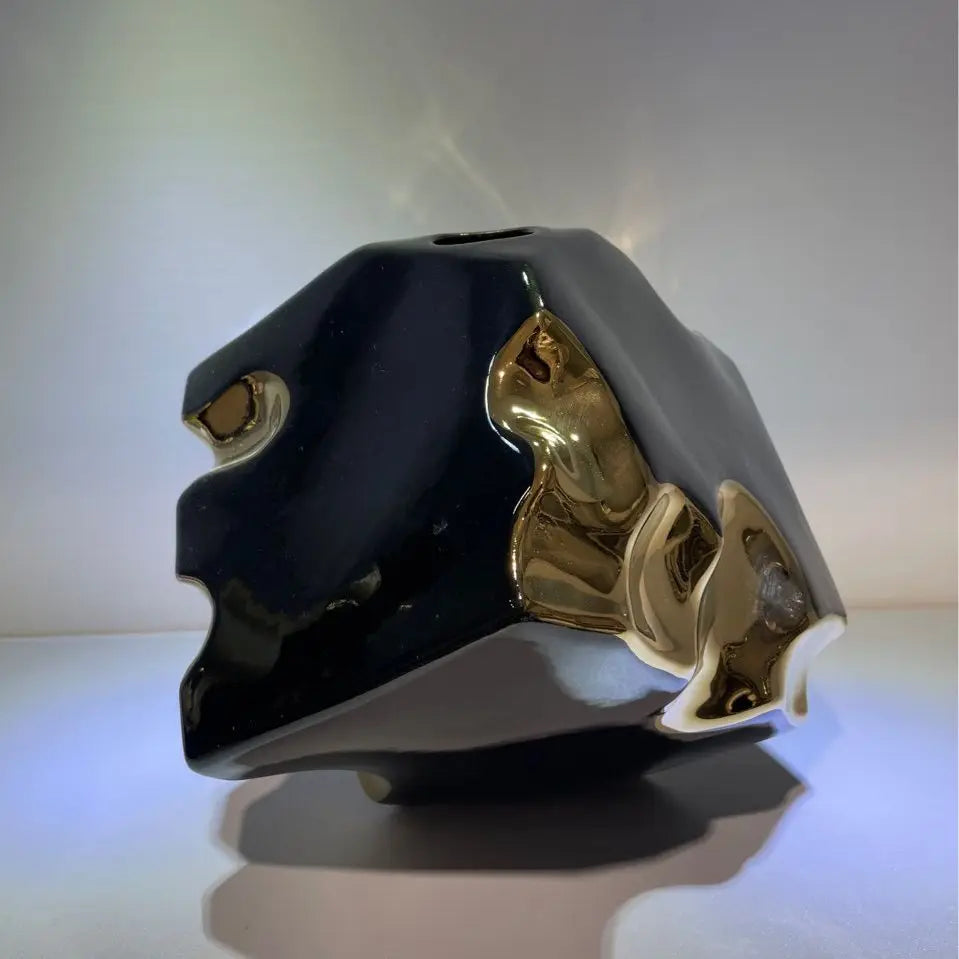 Jarrón de cerámica DecorBites™ Golden Notch con diseño geométrico cuadrado, accesorio de decoración para el hogar