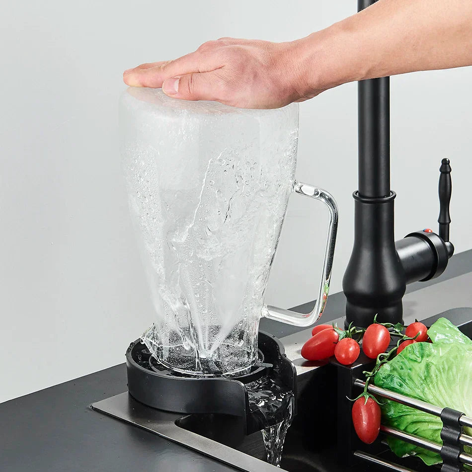 Grifo enjuagador de vasos DecorBites™: Lavavasos y jarras automáticos para fregadero de cocina