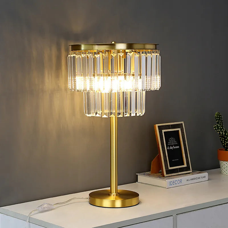 Lámpara de pie DecorBites™ Crystal Brass: Luz de pie LED de estilo nórdico moderno