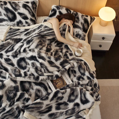 Manta de lujo DecorBites™ con estampado de leopardo y piel de conejo: ideal para la oficina y el sofá, suave al tacto y multifuncional.