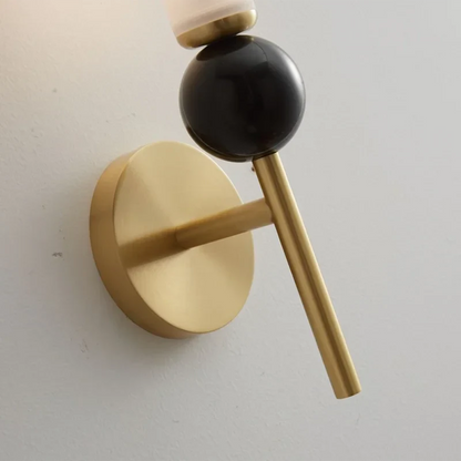 مصباح حائطي DecorBites™ بقاعدة نحاسية وغطاء زجاجي لديكور غرفة المعيشة العصرية