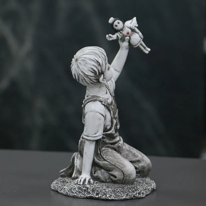 ديكور بايتس™ - تمثال بانكسي "فتى" من هيئة الخدمات الصحية الوطنية - ممرضة فائقة - تماثيل ملاك لديكور المنزل