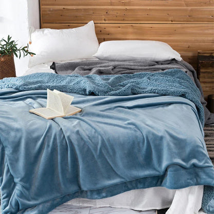 Manta de felpa acogedora DecorBites™: Suave, cálida y ligera para dormitorio y sofá en todas las estaciones