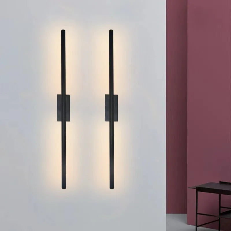 Aplique de pared LED lineal DecorBites™ con luz ascendente y descendente, negro y dorado