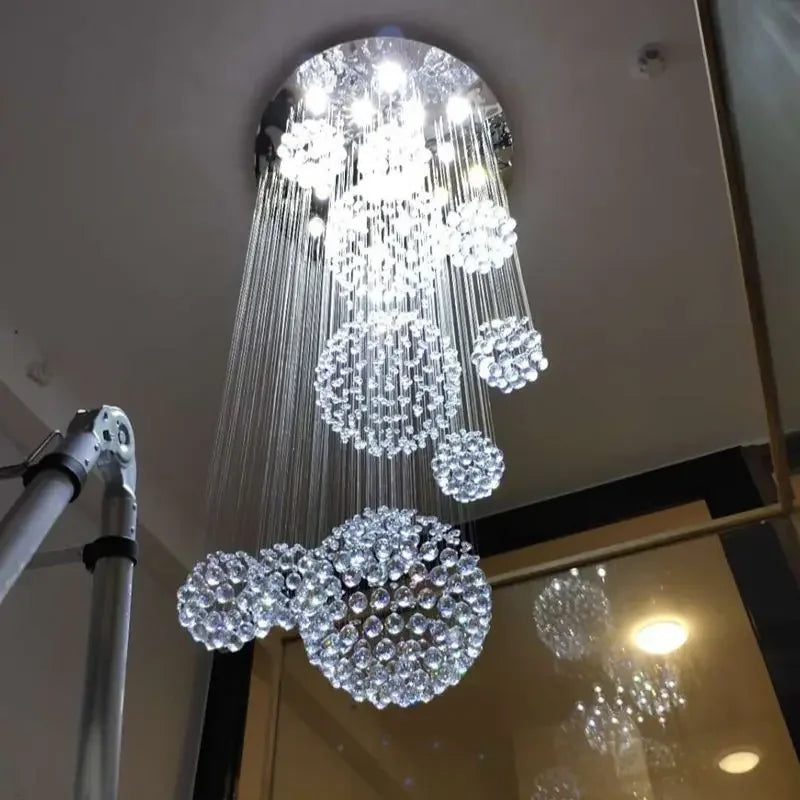 Lámpara de araña LED DecorBites™ con forma de bola de cristal: Iluminación colgante moderna y lujosa para la sala de estar