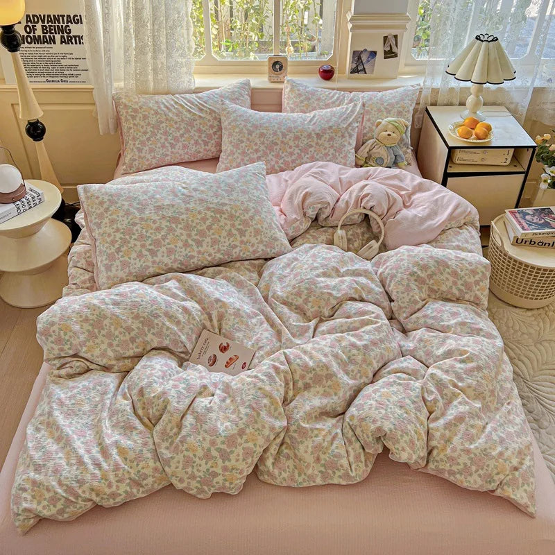 DecorBites™ Cloud Touch Ultra Soft Duvet Cover Set in Sweet Design & Double Layer Yarn
