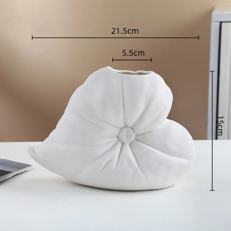 DecorBites™ Fluffy Heart Vase: Ceramic Handicraft Home Decor Accessory