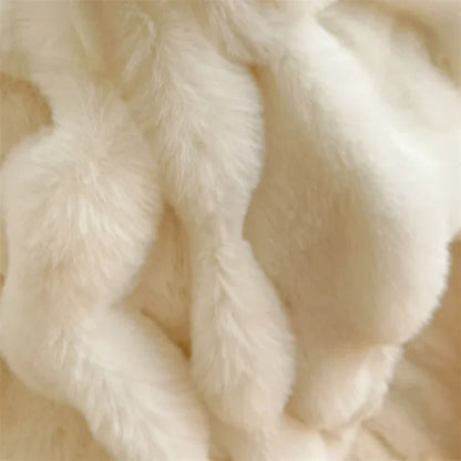 Decobites Plush Faux Rabbit Fur Bedding Set for Luxurious Comfort.