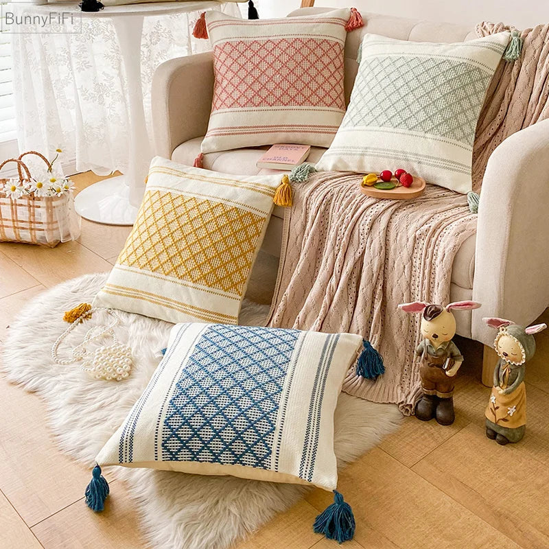 غطاء وسادة DecorBites™‎ من الجاكار الأزرق الماسي المزخرف بشراشيب مقاس 45×45 سم