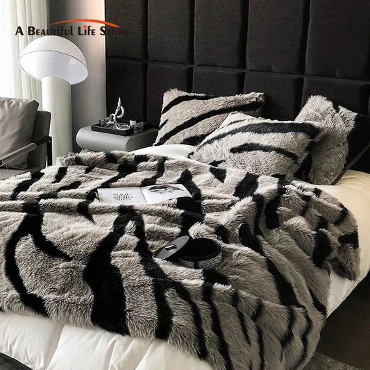 Decobites Zebra Print Faux Fur Blanket - Luxurious Bed Linen, Fox Fur Throw, Sofa Plaid