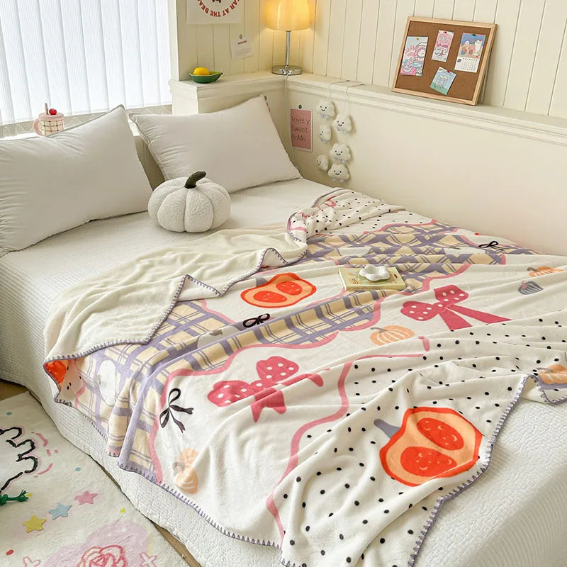 Manta de terciopelo color leche DecorBites™: Diseño bonito, cálida, multifuncional, ideal para el sofá y para viajes.