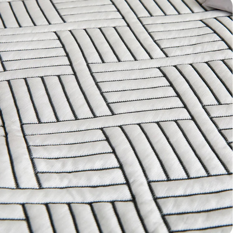 مرتبة DecorBites™ Cooling Ice Bean Mesh المطرزة من مادة ناعمة مناسبة للأم والطفل