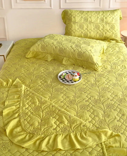 Decobites Silky Lyocell Eucalyptus Fiber Quilted Bedspread with Ruffles