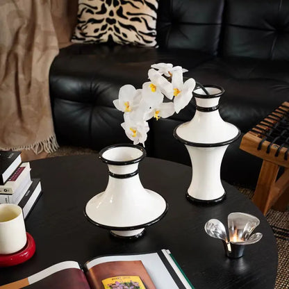 DecorBites™ Jarrón de cerámica con rayas geométricas blancas y negras para decoración del hogar y arreglos florales