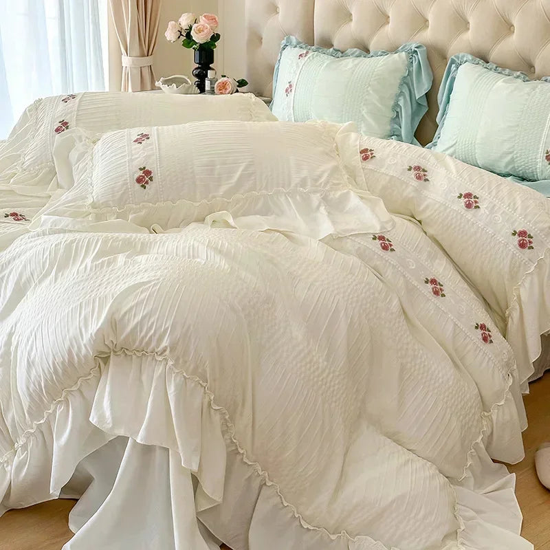 Decobites Romantic Lace Bubble Gauze Queen Bedding Set - Elegant Princess Style emb. Duvet Cover Set