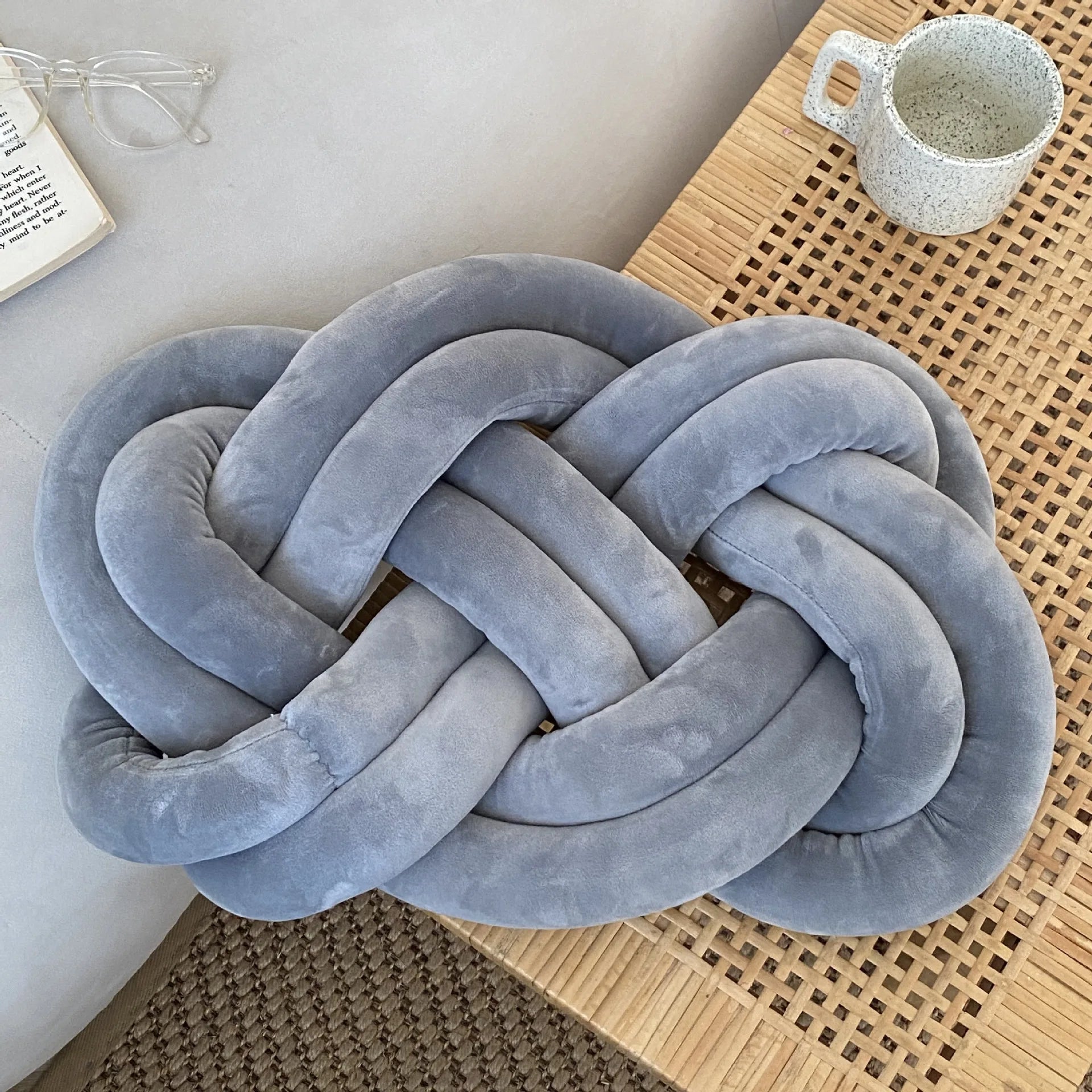 Knotted Ring Pillow Set