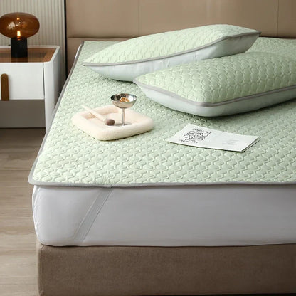 Decobites Ultra-thick Natural Latex Bed Mat with Lyocell Fabric for Cool Sleep