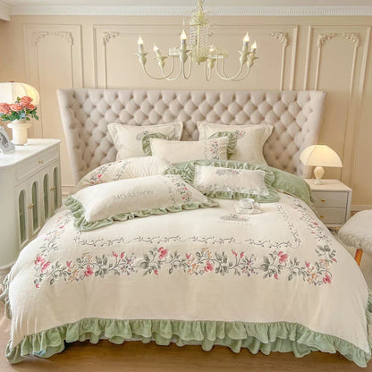 Decobites Pink Flowers Embroidery Princess Bedding Set - Velvet Material