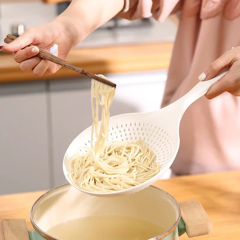 Juego de Cocina Decorbites™: Colador, Cuchara para Fideos, Cuchara de Mango Largo, Sartén Antiadherente - 4 piezas