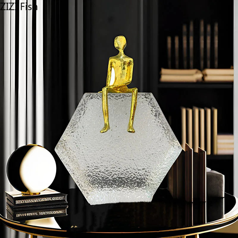 Decorbites™ Goldene Figuren-Skulptur: Moderne Schreibtisch-Dekoration für Raumästhetik