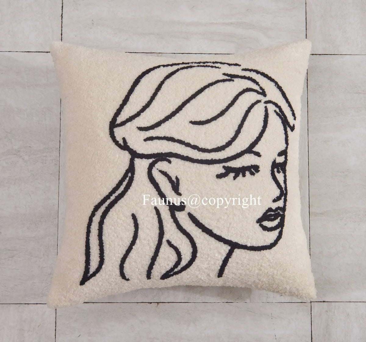 Funda de cojín bordada con rostro de lana de cordero Decorbites™ 45x45 - Beige Blanco Arte Abstracto