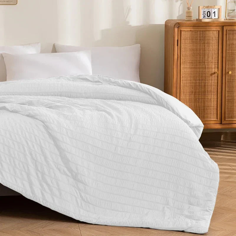 Decobites King Size Seersucker Quilt: Soft, Breathable, All-Season Comforter