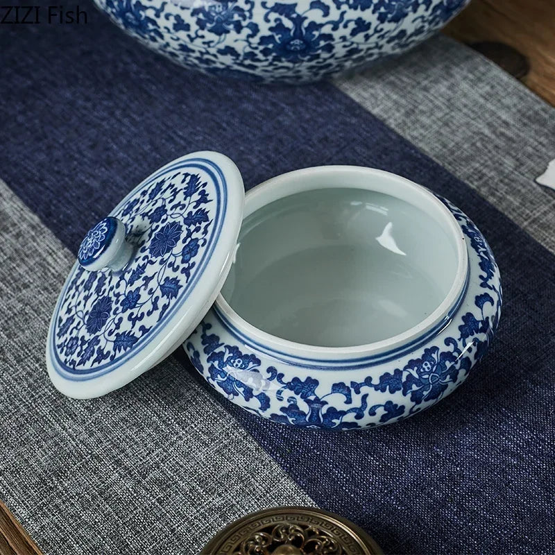 علبة شاي خزفية على شكل زهرة زرقاء من DecorBites™ - ديكور لغرفة المعيشة أو زينة منزلية